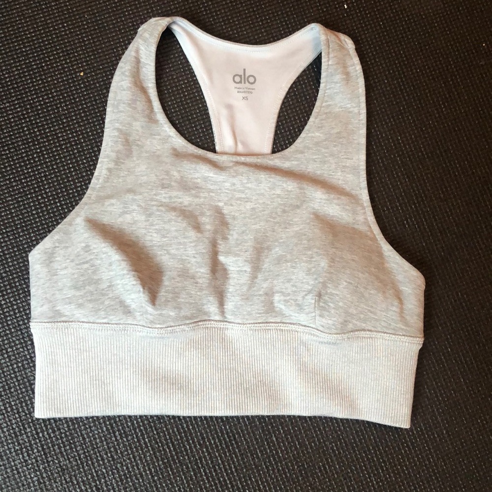 *Like new Alo Yoga Serenity bra!!*